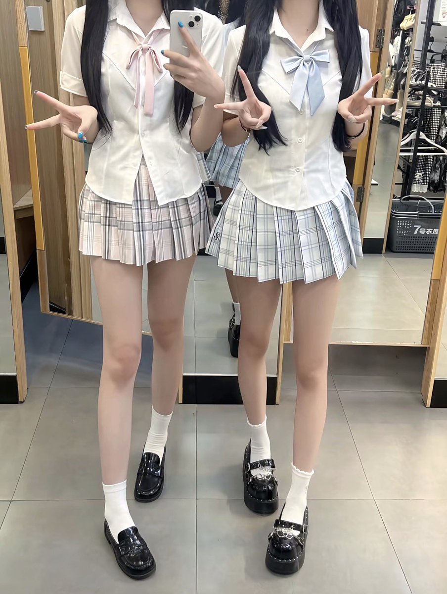 t12_willie's tweet photo. 有男生来锐评我和闺蜜18岁的福嘛🥺                                                                

刚睡醒来X发泄了                    

流言1我真发😝 https://t.co/DXT37qjPTF