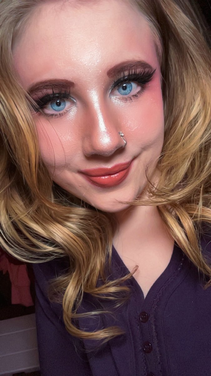 turney_sophia's tweet photo. “One selfie turned into twenty”
“Oops… another selfie”
“Proof I was feeling cute”
“This one made the cut”
“Selfie selfie selfie 💕” #Selfie #SelfieSunday #SnapchatVibes #Beauty #SelfieEra #FeelingCute #PhotoDump #GoodLighting #GlamLook #JustMe https://t.co/haVsQBEj4C
