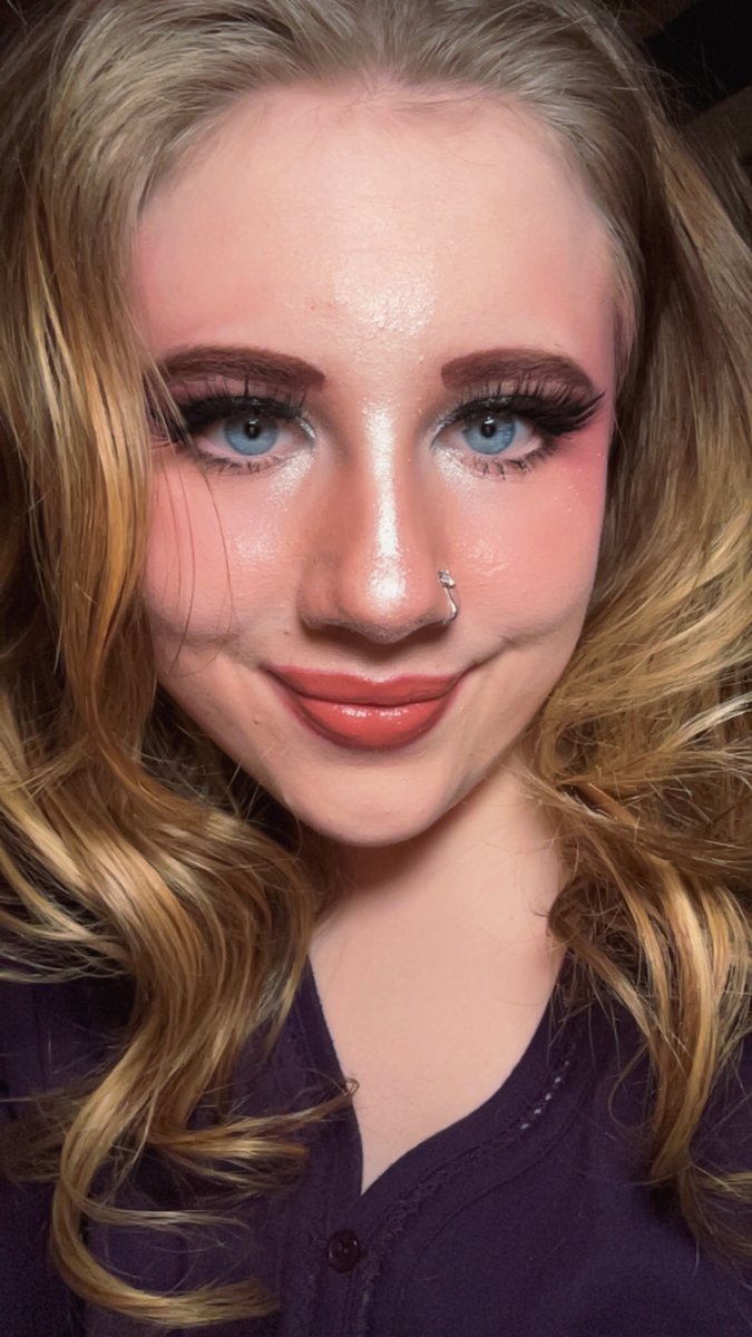 turney_sophia's tweet photo. “One selfie turned into twenty”
“Oops… another selfie”
“Proof I was feeling cute”
“This one made the cut”
“Selfie selfie selfie 💕” #Selfie #SelfieSunday #SnapchatVibes #Beauty #SelfieEra #FeelingCute #PhotoDump #GoodLighting #GlamLook #JustMe https://t.co/haVsQBEj4C