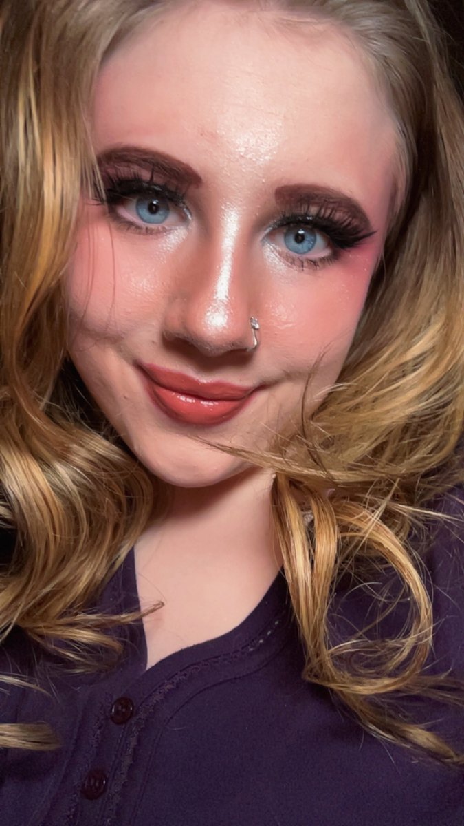 turney_sophia's tweet photo. “One selfie turned into twenty”
“Oops… another selfie”
“Proof I was feeling cute”
“This one made the cut”
“Selfie selfie selfie 💕” #Selfie #SelfieSunday #SnapchatVibes #Beauty #SelfieEra #FeelingCute #PhotoDump #GoodLighting #GlamLook #JustMe https://t.co/haVsQBEj4C
