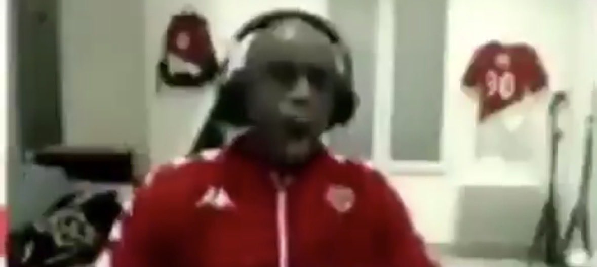 mondechico0's tweet photo. @Encore_Djibinho « moi » https://t.co/CXZRmYilBL