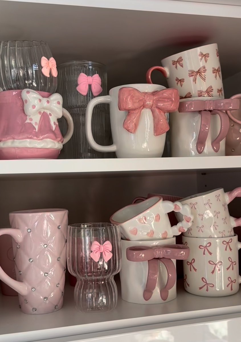 fairiehaze's tweet photo. pretty mug collection 🎀 https://t.co/vq95g7SSBQ