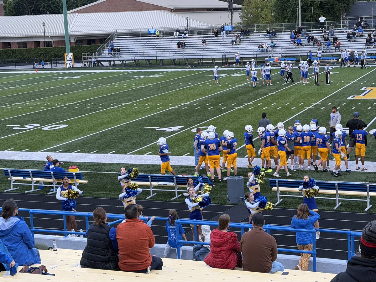 DonnellMiddle's tweet photo. Congratulations to the 8th grade football team on their 32-0 victory over Anthony Wayne tonight!  Way to go Trojans!  #TrojanTrue #DonellProud @FHSAthletic 
🏈💙🏈 https://t.co/uImSXKfVq5