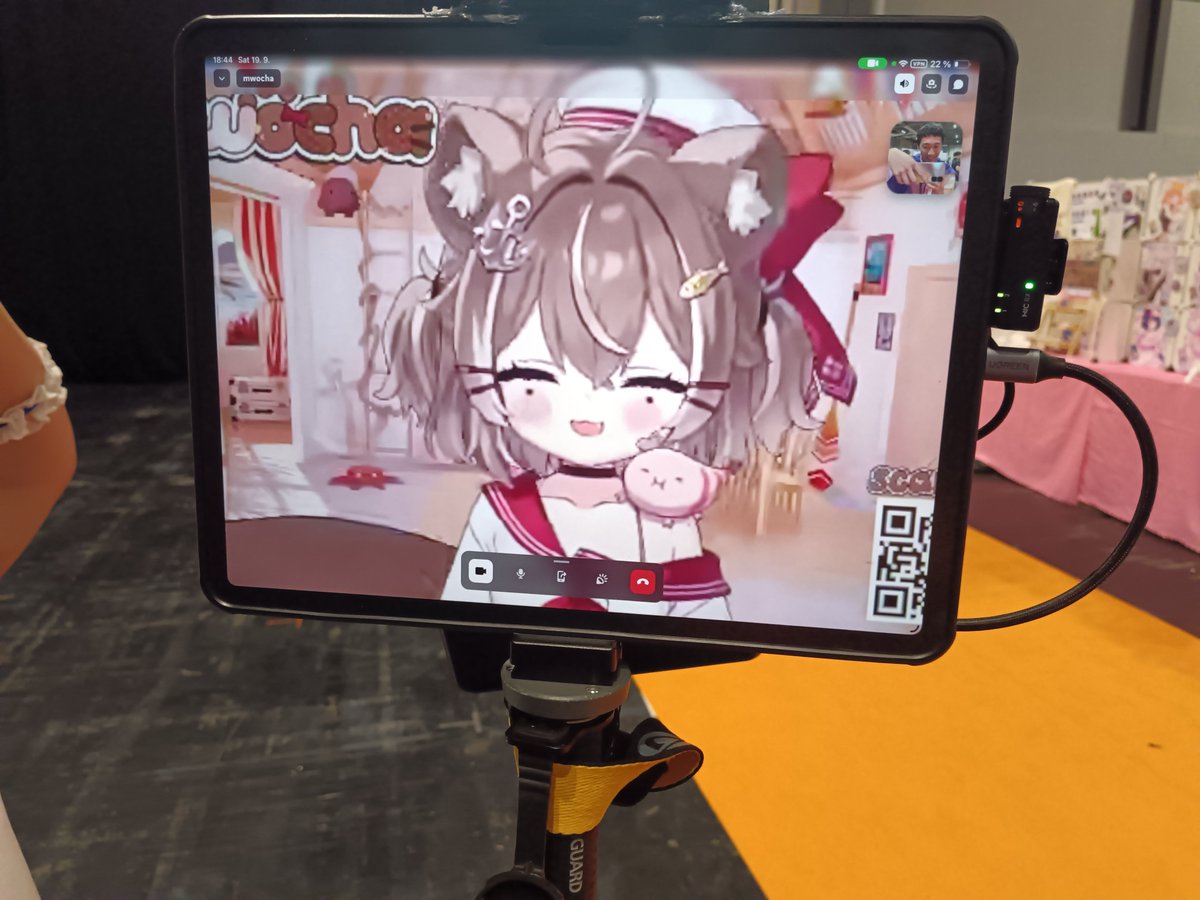navi_lo82's tweet photo. Who's this bitter and sweet cutie singing at a distance with an adorable fan base at Offkai and followed me back to the UK for VeXpo? Mocha!! @fancytunahaver https://t.co/pA6tsr8qc1