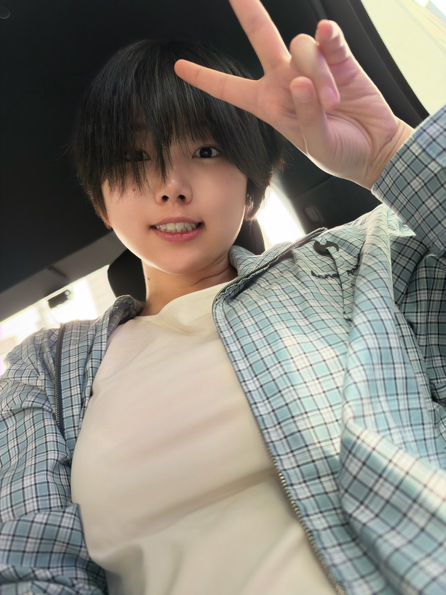 おはよっ！！今日は朝から撮影いってくるよ〜みんなも連休明けお仕事がんばってねん🫶