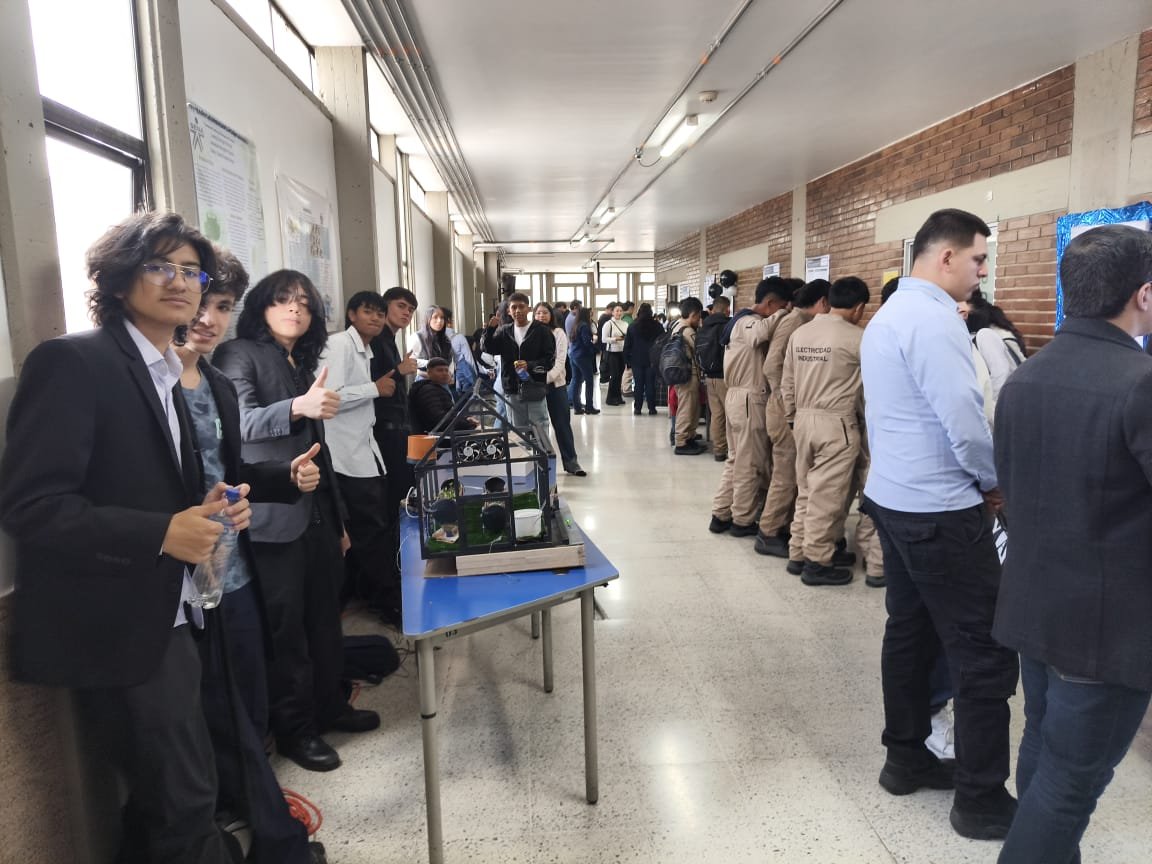 coltecbh's tweet photo. Participación en Actividad de implementación de proyectos SENA, de los ganadores del primero y segundo puesto de posters 2026 (primer y segundo puesto fueron del Colegio Técnico Benjamín Herrera) https://t.co/qNSg0gfaRl