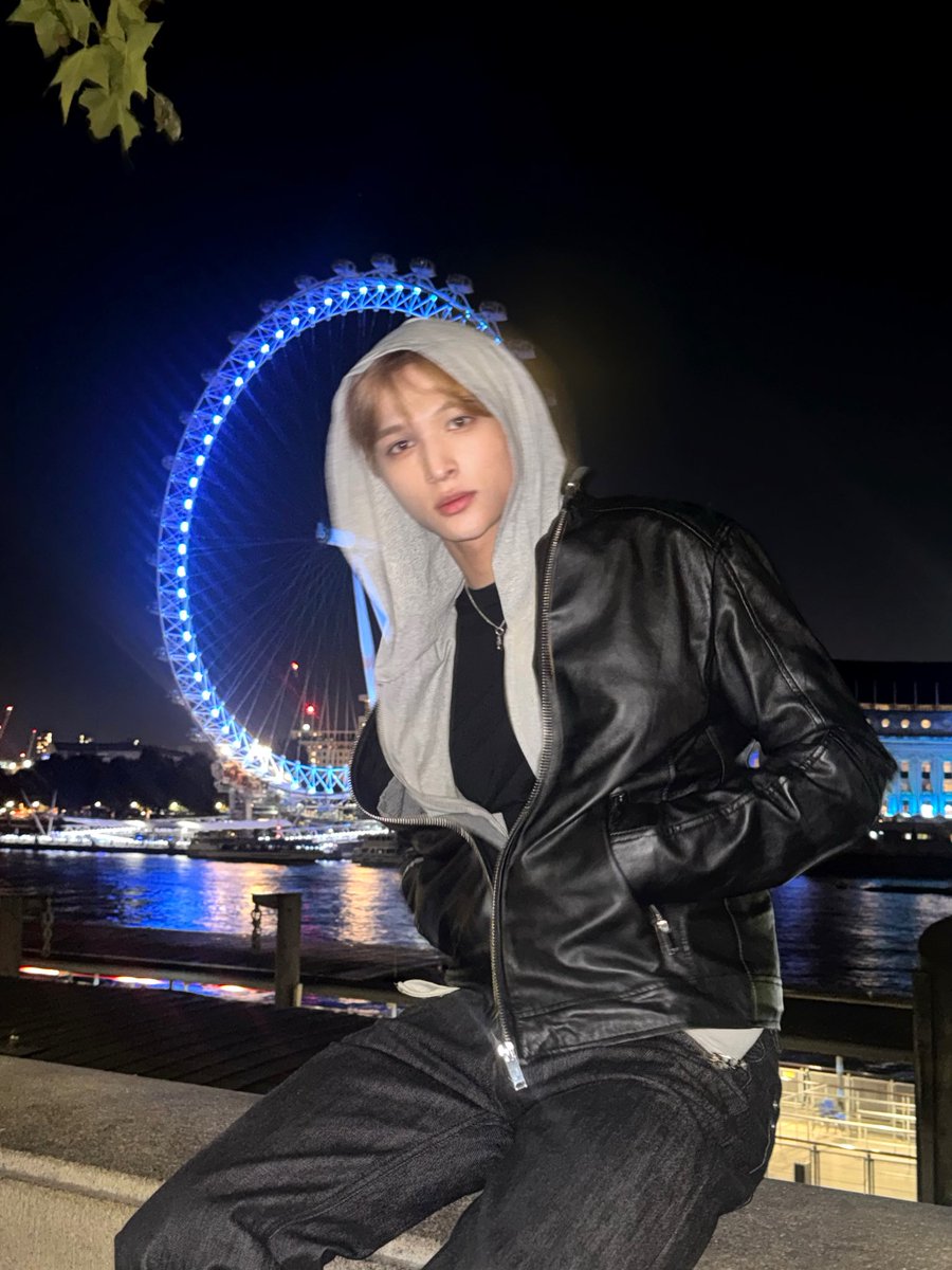 ampiesandwich's tweet photo. i love a london boy https://t.co/07lCnd96Sr