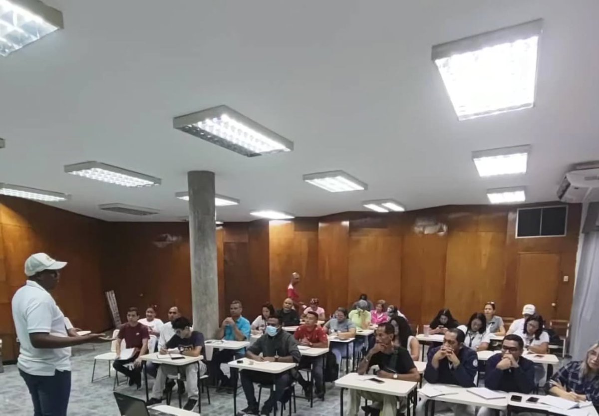 Ciepe_VE's tweet photo. #EsNoticia Fundación CIEPE capacitó a personal del Hospital Central de San Felipe en fotografía y redes sociales

La actividad formativa contó con la participación de 28 trabajadores de diversas áreas del nosocomio yaracuyano.

#CienciaParaLaVida https://t.co/W23BBx0EuY