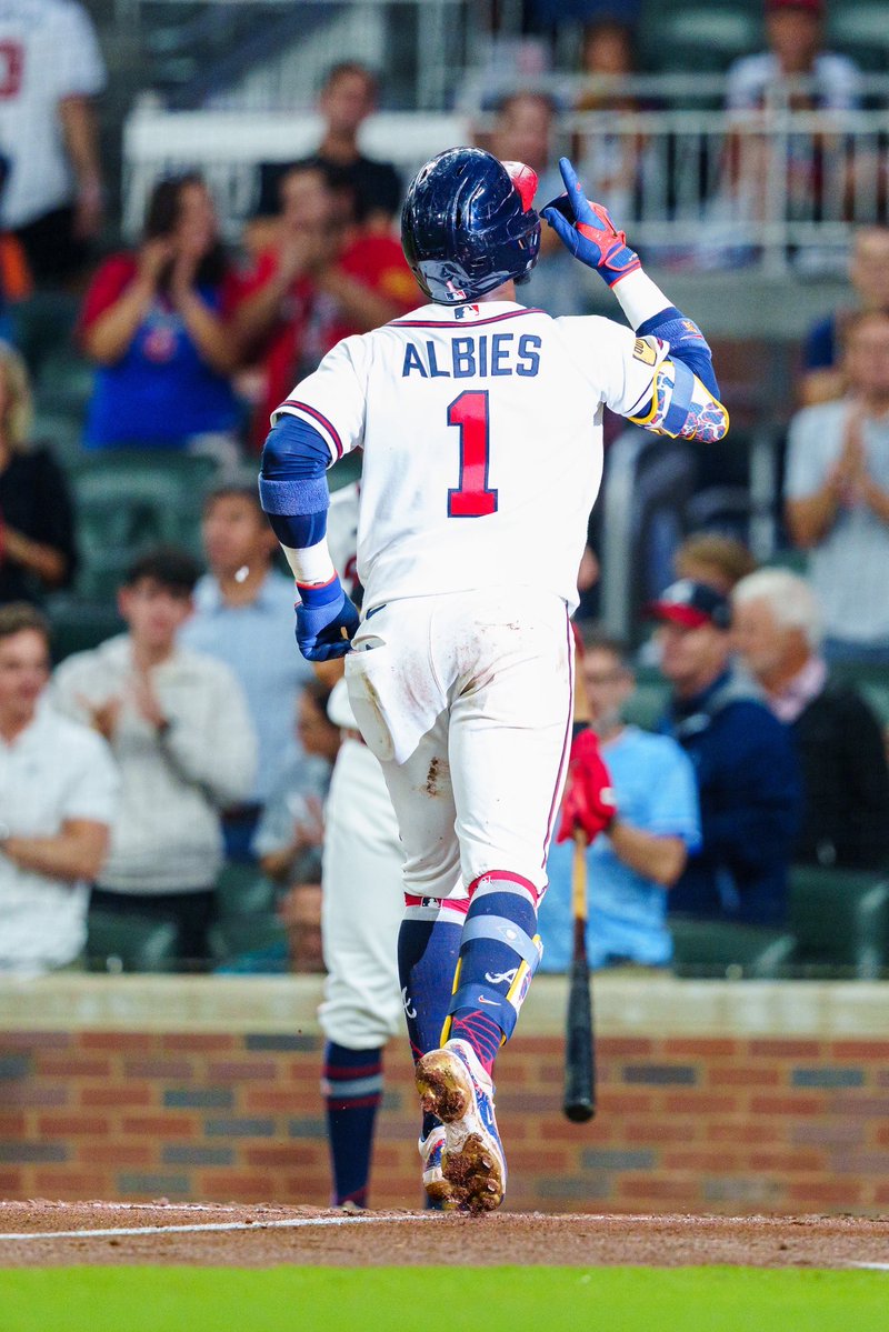 RBizgra's tweet photo. 🚨 FREE PICK MLB 🚨

📊 Día 23 – 23 de Septiembre de 2026 - MLB ⚾️

• Juego: ATL Braves 🆚 CIN Reds
• Apuesta: Over 7 carreras 
• Momio: -140
• Stake (%): 10%

Récord FreePicks: 5-2-2

Suerte 🍀🫱🏽‍🫲🏾

#MLB #FreePick #GlambingX #MLBBets #BravesCountry https://t.co/4nTK4mUfeb