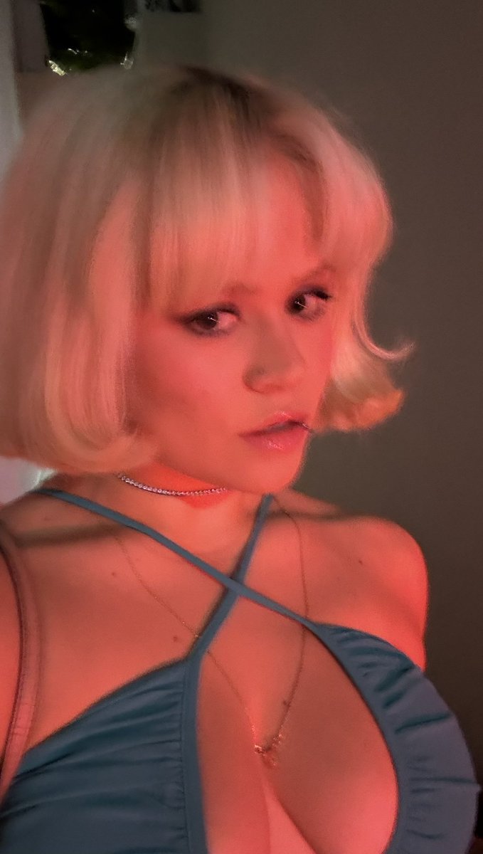 rafalourenco50's tweet photo. nós garotas que já tivemos o cabelo 
loiro
rosa
castanho
castanho claro https://t.co/A8tC1pkrMB
