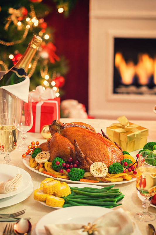 arifin_lancelot's tweet photo. Festive feast alert!  Savor our limited-time Christmas特餐 with roasted turkey, spiced ham u0026 eggnog tarts — only through Dec 25! Tag a friend you’d bring here https://t.co/eNelXIawjY