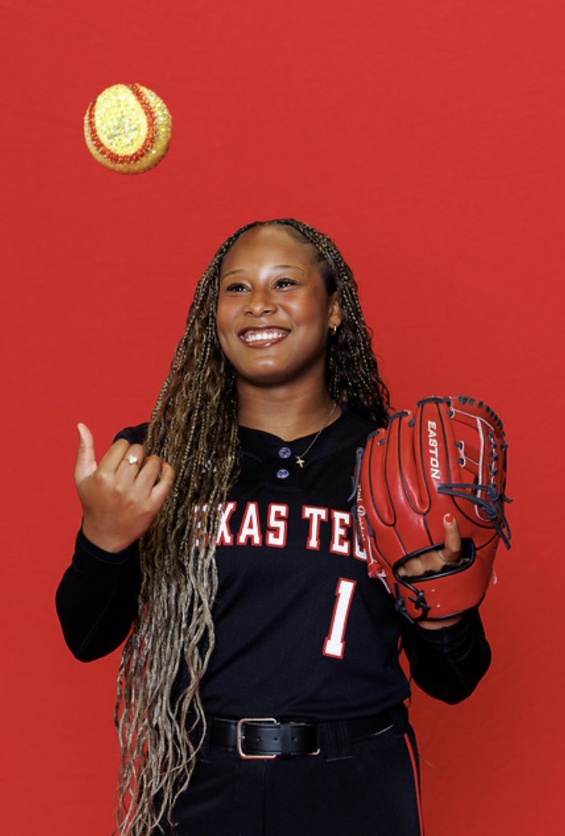 MakenzieNThomas's tweet photo. WRECK ’EM 🖤❤️ #AllGloryToGod #Committed @TexasTechSB @GerryGlasco @CoachArchibald @J_Cottrill_ @PendleyShelby @IGJackson18U @KcJackson00 @jazzvesely @_JJackson1 @ImpactGoldOrg @Rule42sports @vypehouston @CCISDAthletics @SpringsSoftball @TechAthletics @TexasTech @SoftbalAmerica https://t.co/q9kVbBvn9A
