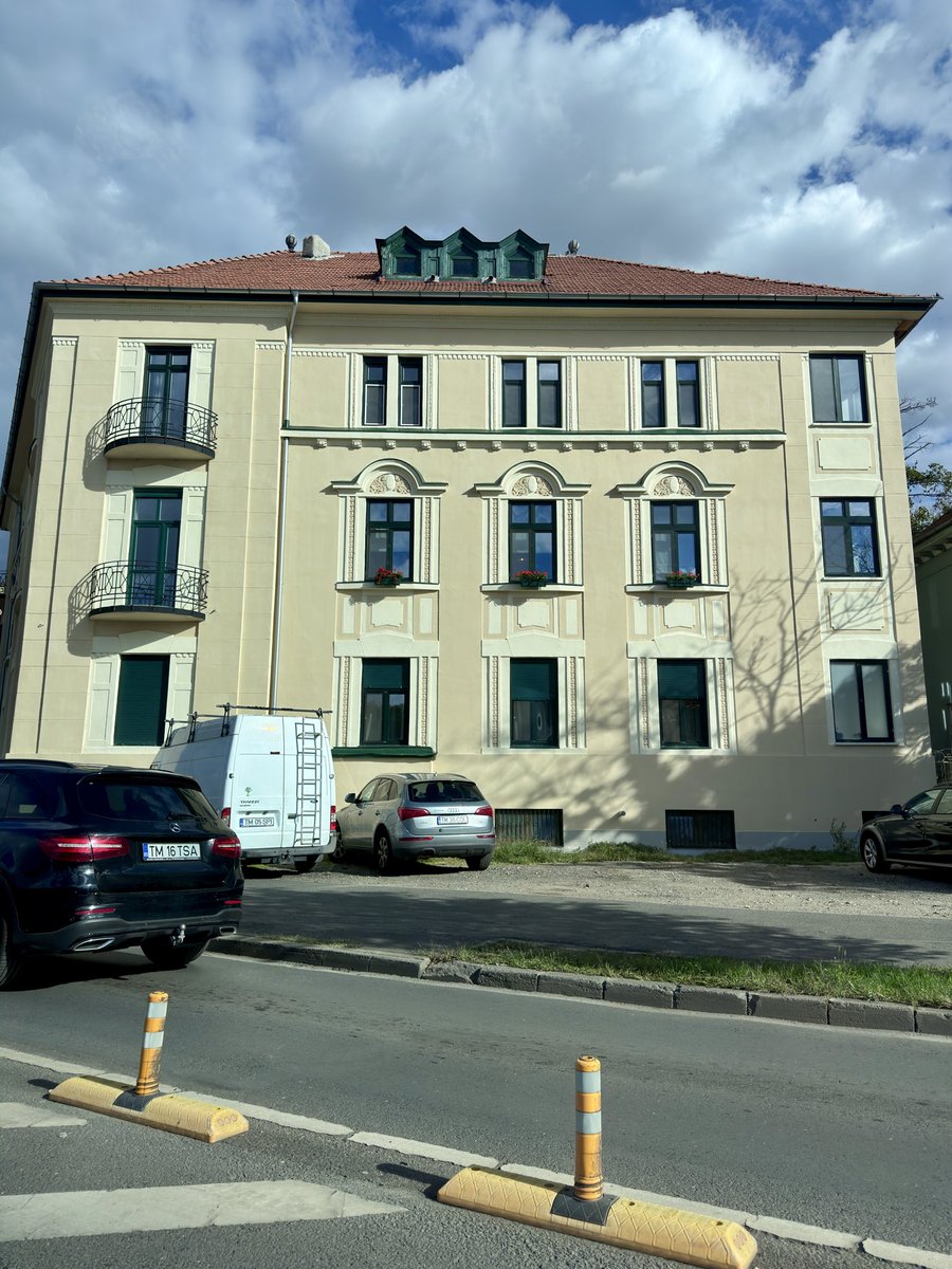 emilindricau's tweet photo. Urban restoration in Timișoara continues! 🏛️

The historic residential building on Strada Johann Heinrich Pestalozzi has been fully restored, reviving key architectural details and revitalizing the streetscape.

#Timisoara #RegenerareUrbana #Architecture #UrbanDesign #Patrimoniu https://t.co/tXrEkgOT0L
