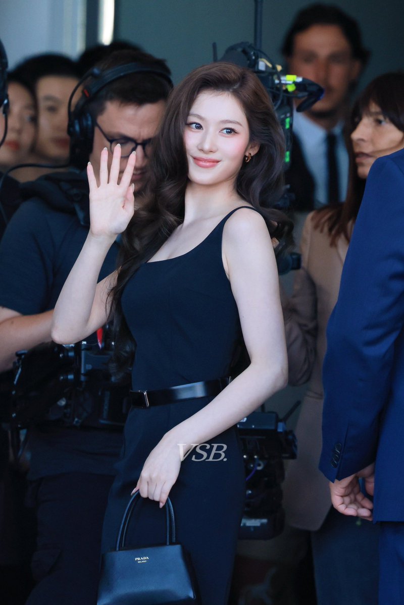 msnyjh's tweet photo. sino hairstylist ni sana I LOVE U PLZ SOBRANG GANDA NIYAAAA https://t.co/qryNhwF1vx