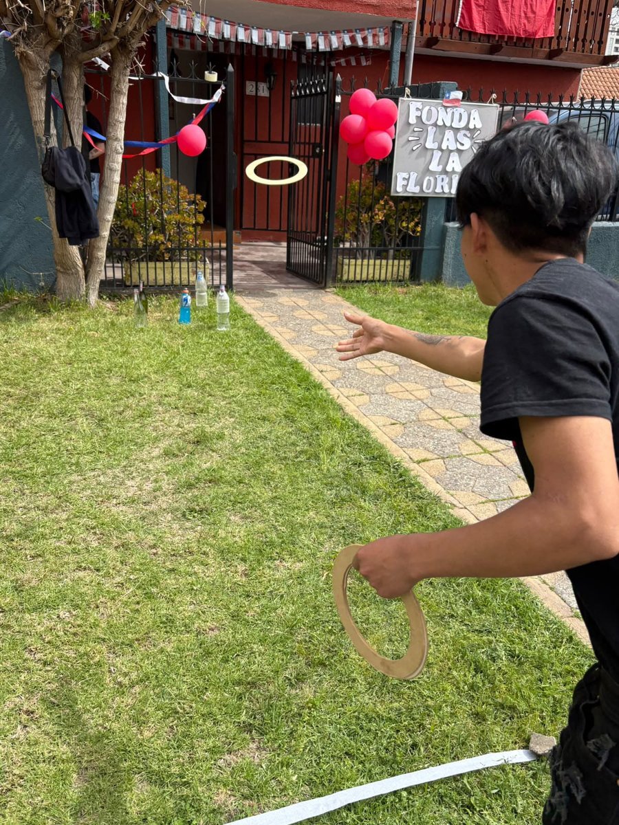 AcjCorporacion's tweet photo. Entre emboques, dardos y argollas, ocho jóvenes del programa LAS ACJ La Florida celebraron el 18 en una tarde llena de juegos, risas y comunidad. 🎯🇨🇱

Una jornada donde la recreación y los derechos estuvieron al centro.

Lee la crónica completa aquí: 👇 https://t.co/YwbMtLjQN5 https://t.co/uGSztwoZ0Q