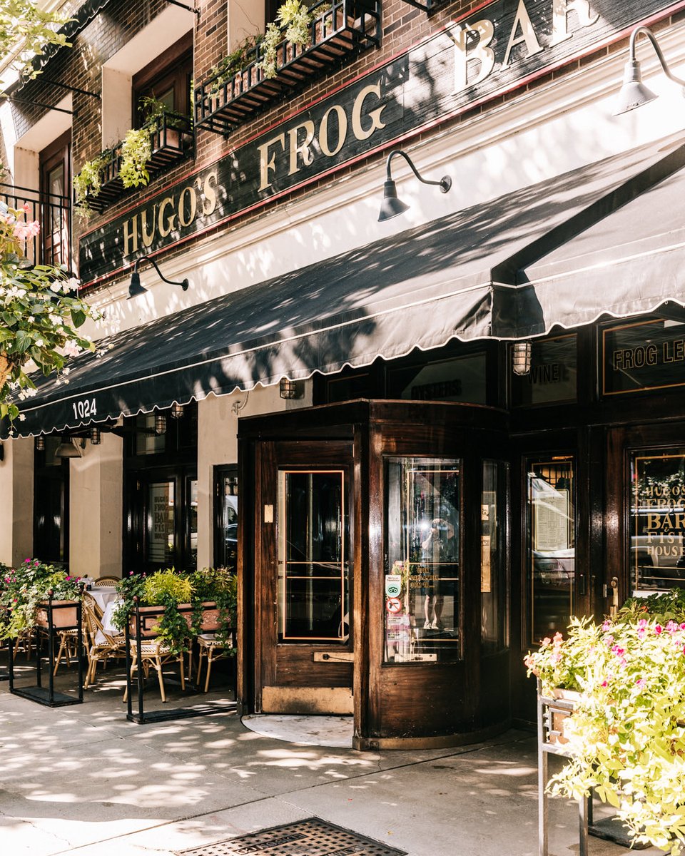HugosFrog's tweet photo. Savoring every last bit of the season on the Hugo’s patio. ☀️✨ We’re not ready to say goodbye just yet. https://t.co/cbnNWFUaak