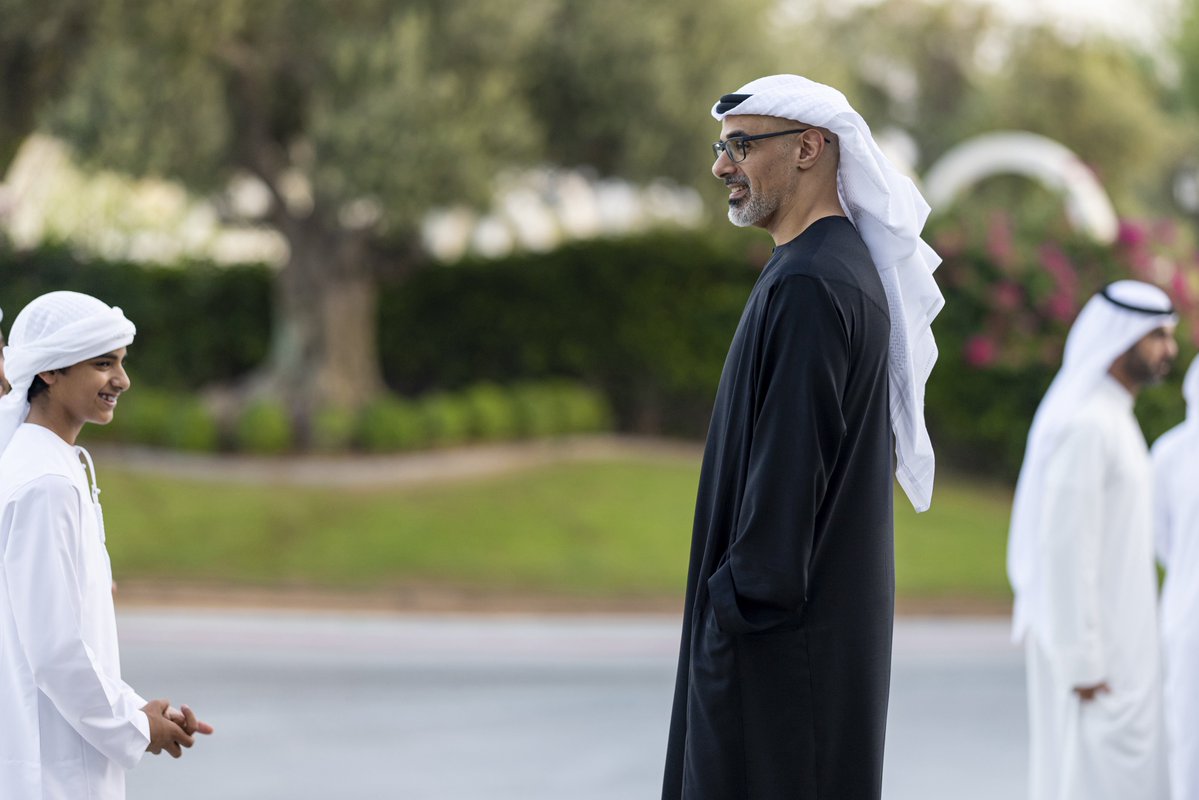 KBM_ALNAHYAN's tweet photo. صاحب السمو الشيخ محمد بن زايد آل نهيان رئيس الدولة "حفظه الله" يستقبل المواطنين بحضور عدد من سمو الشيوخ https://t.co/TX19FEt2Zt