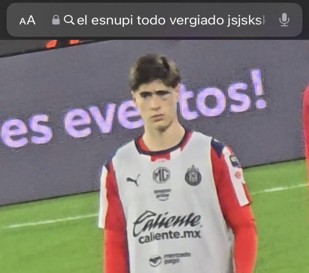 Akiirra_sweet's tweet photo. Vi un comentario que decía que 🐜 iba a terminar como el chicharito y nmms cada día me da el terror que se vuelva más real de lo que parece, armando por favor alejate de las tijeras y de decir mamadas en internet por favor https://t.co/fADdvKQIms