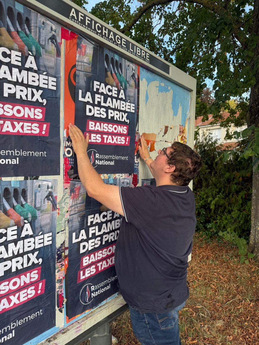 rnj_54's tweet photo. Sur le terrain, toujours ! 💪

Les militants de la fédération RNJ 54 sont mobilisés pour faire passer le message. Face à l'inflation et pour la France, la jeunesse s'engage au quotidien.

Rejoignez-nous ! 🇫🇷 https://t.co/H8qcI0kMtf