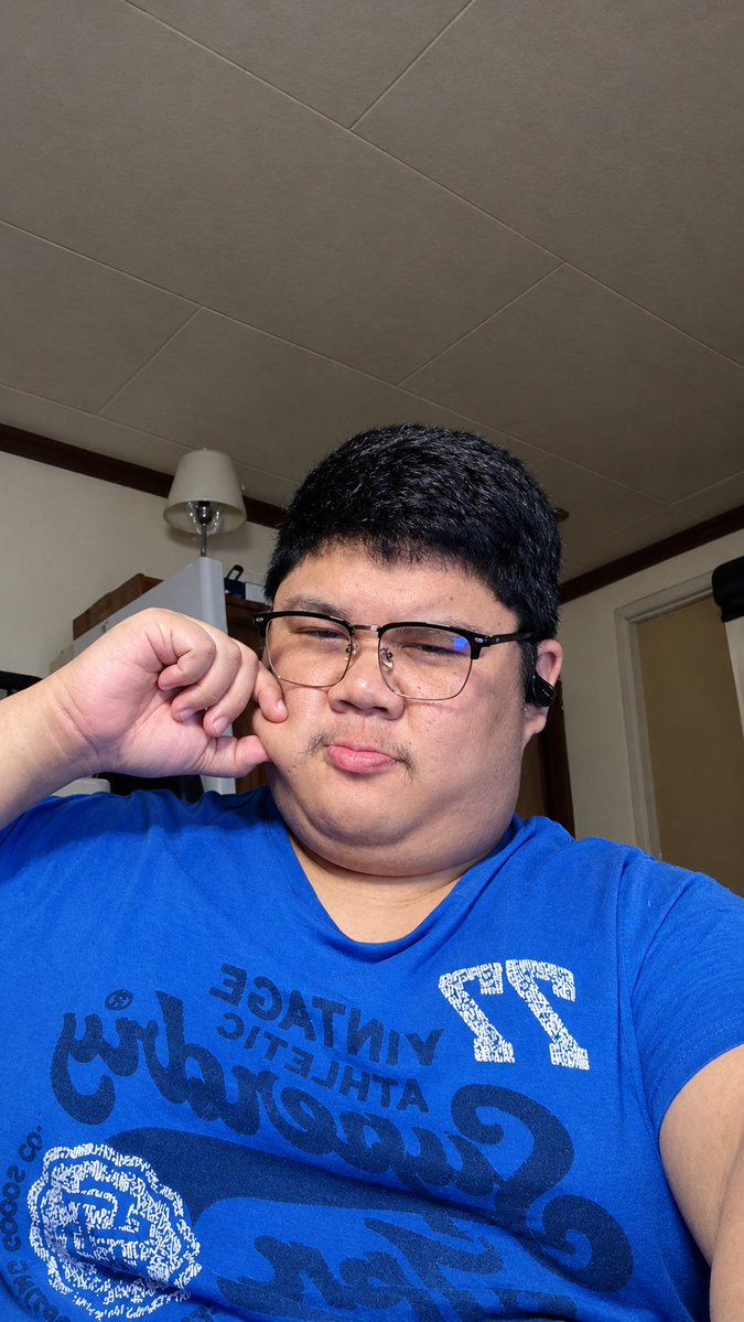 Eloy08g's tweet photo. Still sleepy 🥱 https://t.co/xIAhZFrEnt