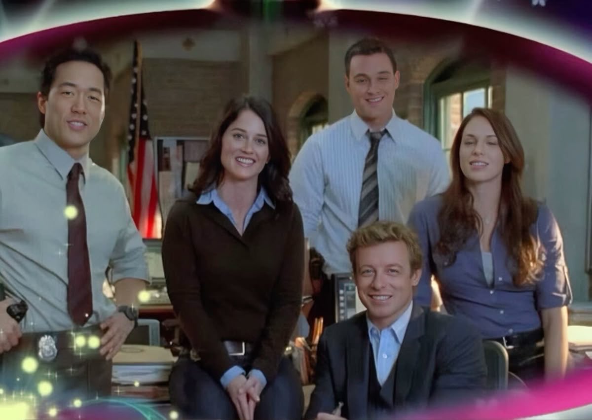 scullyglassess's tweet photo. happy 18th birthday to The show of all times!!!! https://t.co/8hr0atc6hJ