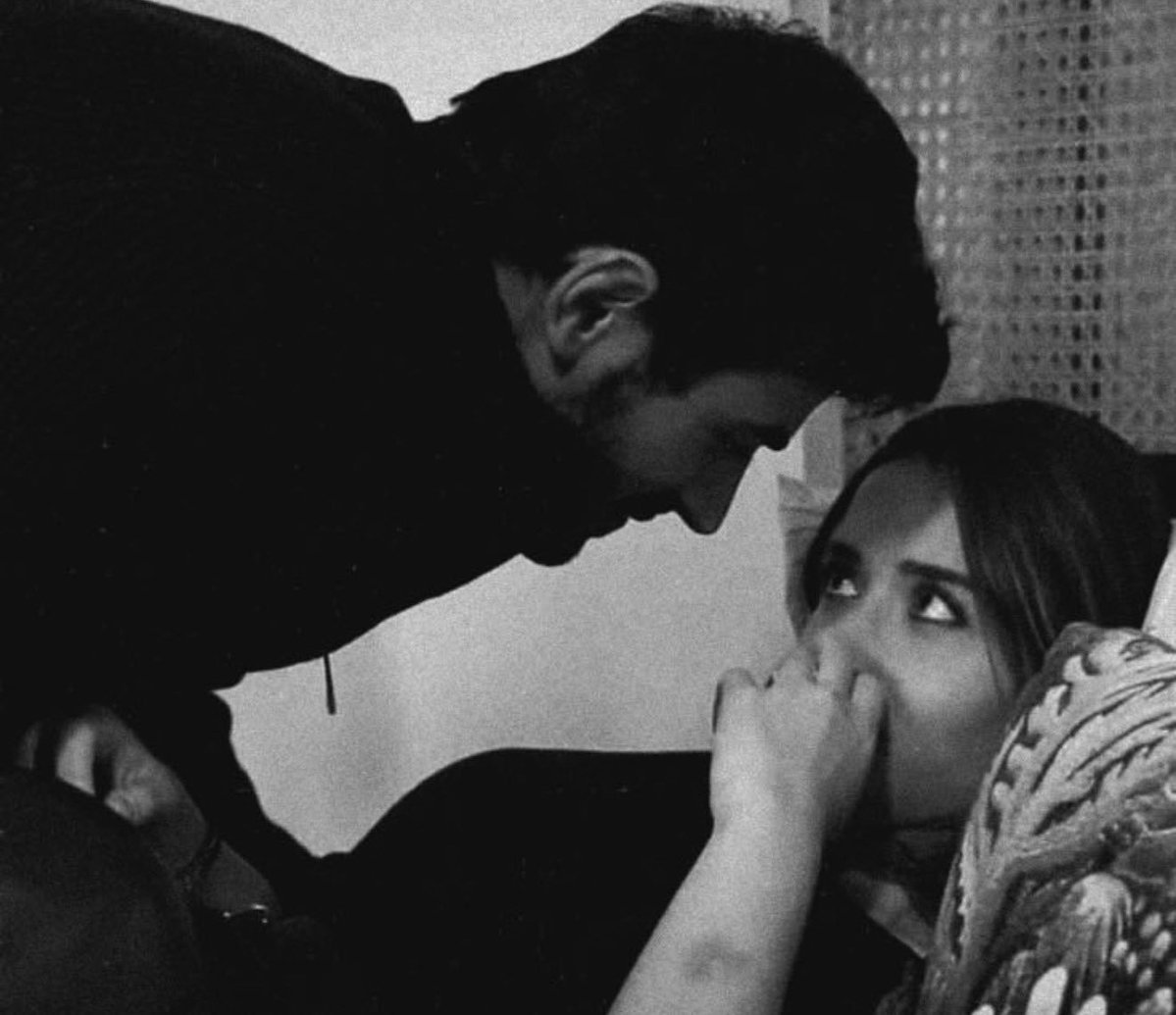 Lost_Pacifier1's tweet photo. Silence in the moment,
Amplifying the Sexual tension. https://t.co/WIvmPWwecX