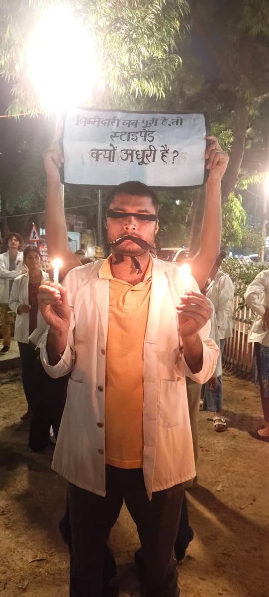 smritisahoo26's tweet photo. शोषण और अपमान के साए में कोई उत्सव नहीं मनाया जा सकता। जब तक ₹25,000 की मांग पूरी नहीं होती, आयुर्वेद दिवस का पूर्ण बहिष्कार रहेगा।
@CMOfficeUP @moayush @DayaluBJP @brajeshpathakup @aajtak
#BoycottAyurvedaDay #आयुष_का_अधिकार_25000 https://t.co/bv3wLr45kK
