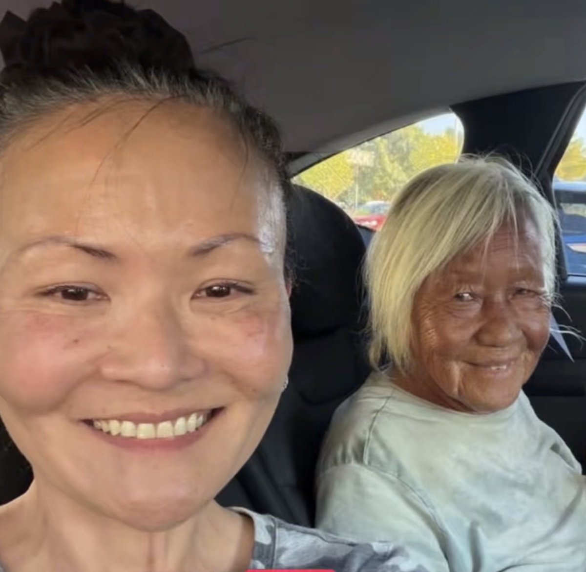gateway2fremont's tweet photo. Good news she's been found and reunited!

https://t.co/3rquD86lQ1 https://t.co/Oh96XSRSAT