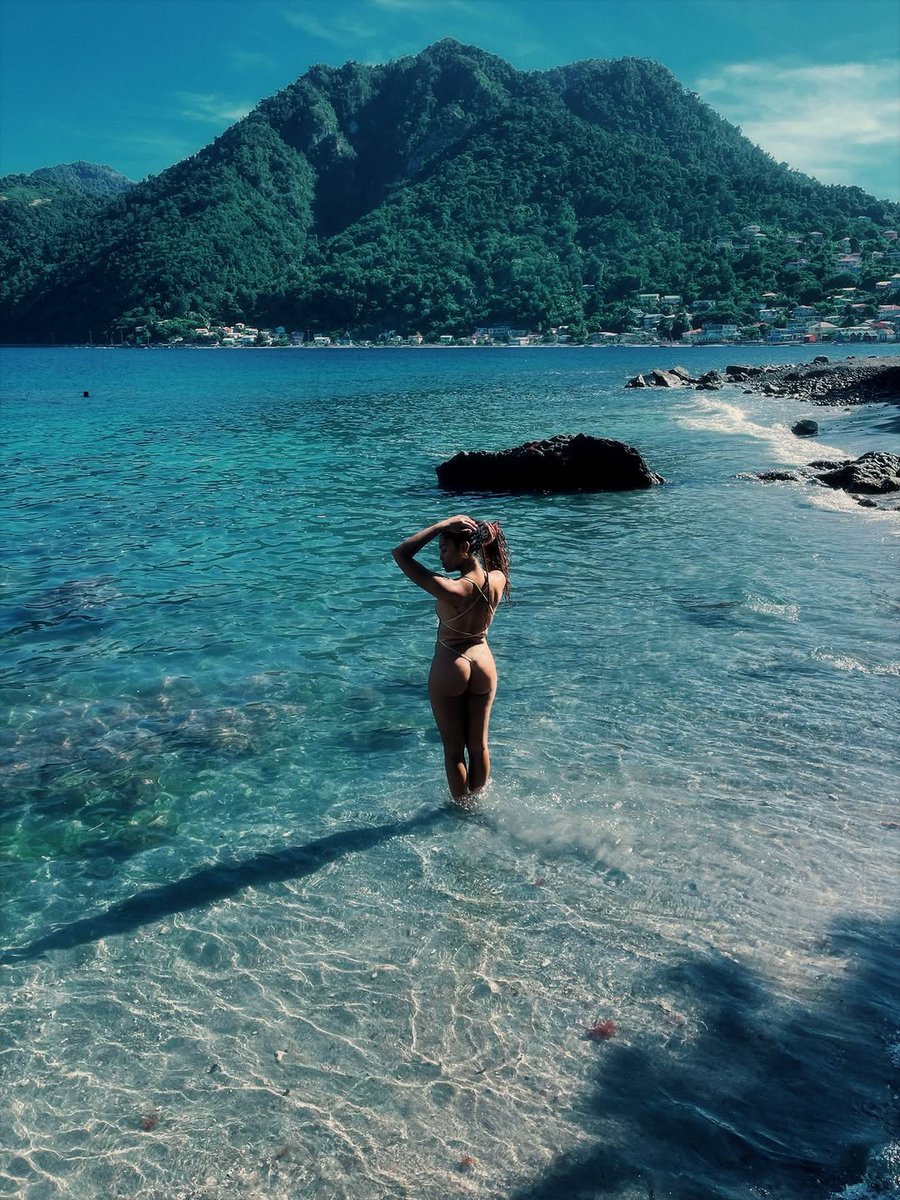 leynabloom83l4's tweet photo. Island Ballet🏝️ https://t.co/tsj6AXsMjs