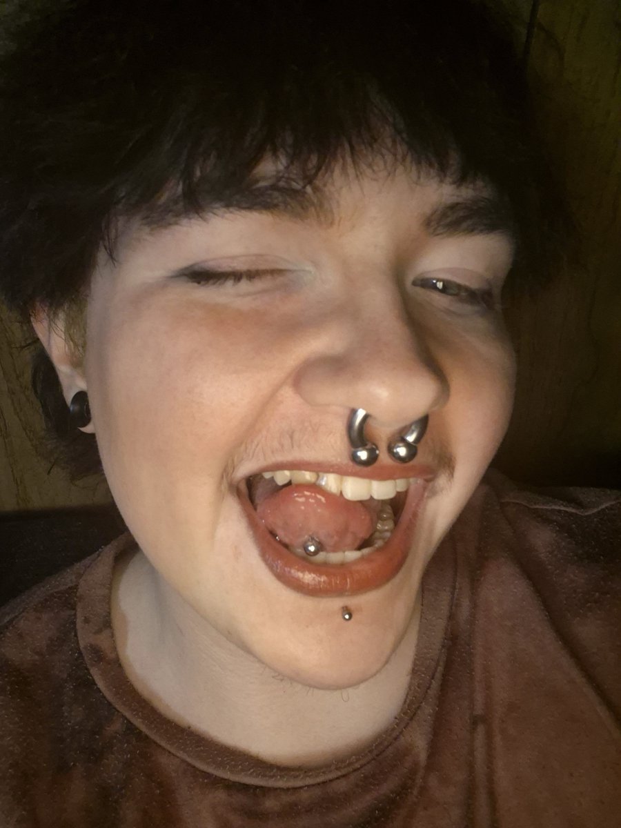 poltergeist_pup's tweet photo. send me tributes. i'm too pretty to not be given everything i want 
#paypig #findom #finsub #cashapp #ftm #femboy #twink #twunk #otter https://t.co/UiHSnljtVO