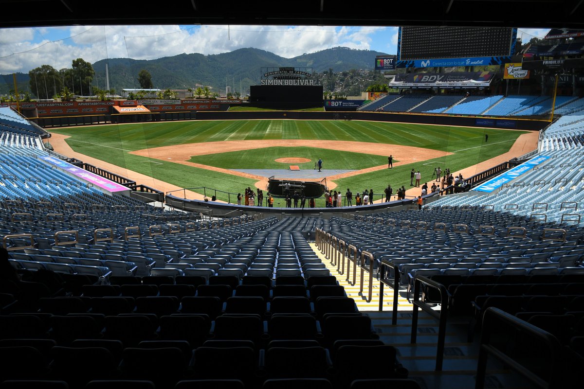 EdicionFinal's tweet photo. #lvbp | Leones del Caracas @leones_cbbc continua su preparación para la temporada 26-27 del béisbol venezolano, hoy se dio acceso a la prensa para empezar la cobertura de los entrenamientos. 

Fotografías | @fernandoioduber 

#edicionfinal #beisbol #venezuela #leonesdelcaracas https://t.co/M28HUdSEK5