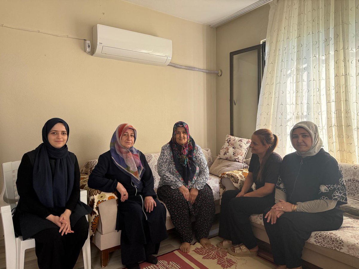 akkdn_osmaniye's tweet photo. 📍 Osmaniye

Hane hane, gönül gönül…
Ak Kadınlar sahada, gönüllerde! 🤍🇹🇷 https://t.co/Nqxz5ZX0Nb