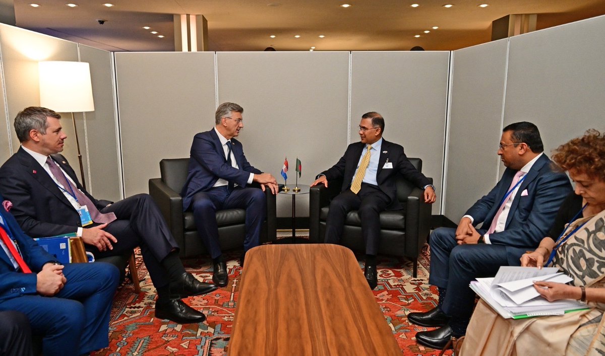 bdbnp78's tweet photo. A bilateral meeting took place between Prime Minister Tarique Rahman and Prime Minister of Croatia @AndrejPlenkovic on the sidelines of the 81st Session of the United Nations General Assembly (UNGA).

The two leaders discussed strengthening the friendly bilateral relations between Bangladesh and Croatia, expanding trade and investment, and enhancing cooperation in areas of mutual interest.

#PM #TariqueRahman #BNP #Bangladesh #Croatia #BilateralMeeting #UNGA81
