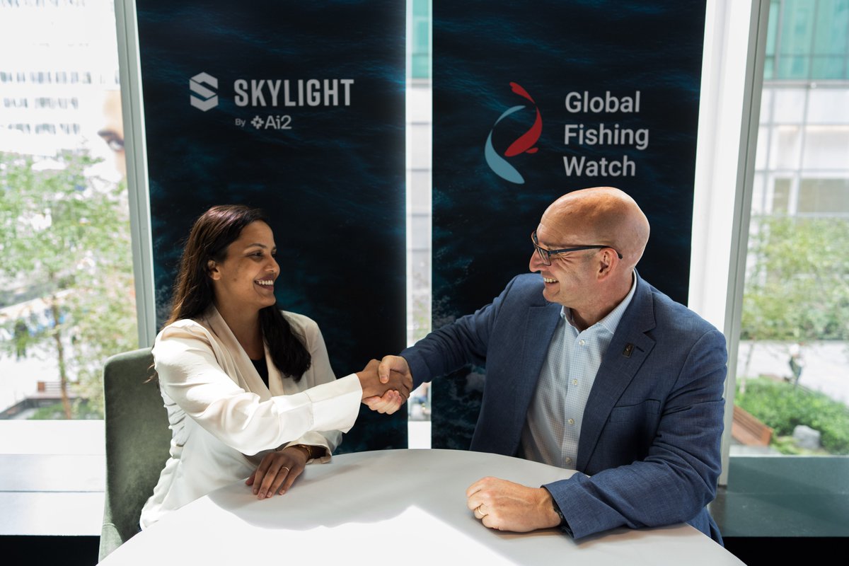 GlobalFishWatch's tweet photo. 🌊 Big news from #ClimateWeekNYC!

Global Fishing Watch and @allen_ai @SkylightMarine  are joining forces to bring AI agents and advanced satellite technology to ocean monitoring — turning ocean data into actionable insights and supporting stronger enforcement.

📸 From today’s signing.

👉 https://t.co/oiKAHPkWkD