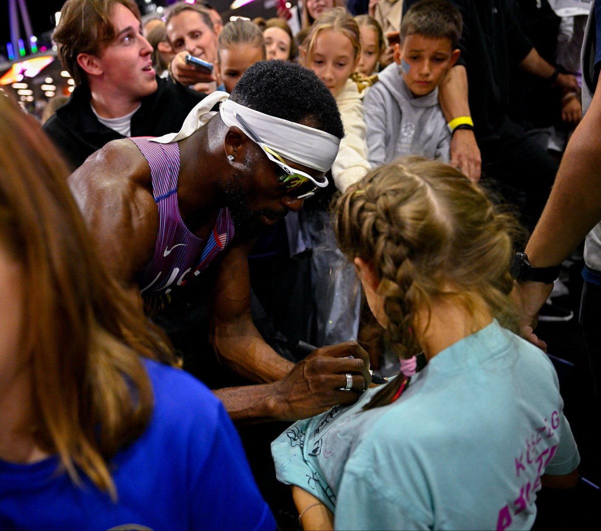kenny_bednarek's tweet photo. Grateful is the best word to describe this season. 🙏🏾

19.52 PB and WL in the 200m.
Three Diamond League wins. 💎💎💎
Diamond League Champion.🏆
Ultimate Champion 100m & 200m🏆🏆
World No. 1 in the 200m.
World No. 2 in the 100m.

For the first time in my pro career, I was able to compete for an entire year healthy and injury free. There were difficult years that tested my body, my patience and my belief. I kept working, even when the results didn’t reflect the effort. This season was a reminder of what’s possible when everything comes together. 

To my team: thank you for believing in me, caring for my body and keeping me prepared, focused and confident through every high and low. To everyone who supported me, encouraged me and showed me love throughout this journey: I felt it every step of the way 🙏🏾

The journey is far from over, and I’m more motivated than ever for what comes next. See you in 2027. 🥋