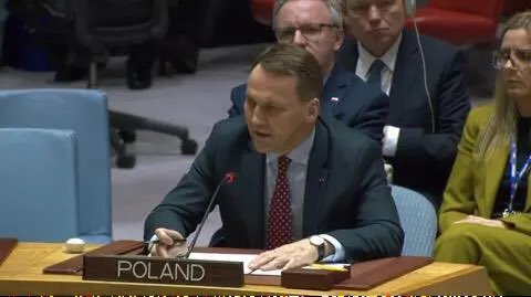 WarNewsPL1's tweet photo. 🇵🇱🇷🇺🇺🇦🇪🇺
❗️ „Przedstawicielom Federacji Rosyjskiej mam do powiedzenia: próbujecie podbić Donbas od ponad 12 lat, a Kij��w - od ponad czterech. Powstrzymała was bohaterska Ukraina, kraj, który generuje jedną dziesiątą PKB Rosji, ale Polska ma prawie połowę waszego PKB. Europa ma 10 razy więcej PKB niż wasz. @NATO ma 25 razy więcej PKB niż wasz. Możecie nadal zabić wielu ludzi, ale nie możecie wygrać” - stwierdził @radeksikorski @MSZ_RP 

„Przestańcie niszczyć przyszłość Rosji, Siergieju. Wiem, że słuchasz. Powiedz swojemu szefowi, że już wystarczy” - dodał