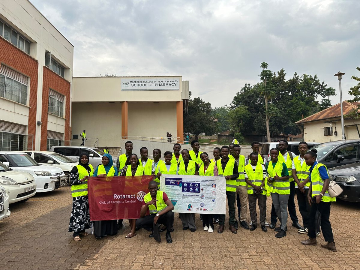 UpsaUganda's tweet photo. Our colleagues from @Mupsamak yesterday did a community outreach where they engaged with different pipo and shared some knowledge about AMR. Sickel cell and many other health related problems. Thank you colleagues🙏🙏 https://t.co/9Ad3k530C3