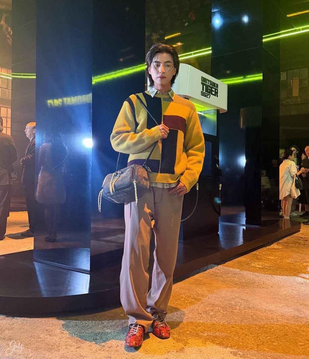 TrendforGulf's tweet photo. ลุคฟร้อนท์โรว์ของ  BA ONITSUKATIGER  @gulfkanawut เต็มสิบไม่หัก

ONITSUKA TIGER SS27 FEAT GULF
#OnitsukaTigerSS27xGULF
#OnitsukaTigerSS27
#OnitsukaTiger
#GulfKanawut ​
#MFW 
@OnitsukaTiger https://t.co/zJ7D5WF9Yq