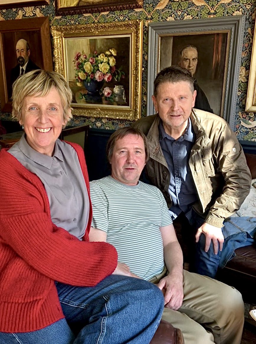 reece_dinsdale's tweet photo. Met up with two old mates today, Julie Hesmondhalgh &amp; @NickBagnall… the saviours of @OldhamColiseum 🙌
They gave me their time, their knowledge and their full support in my quest to help #SaveSquareChapelArts in Halifax. 
Strength in unity. ✊ x https://t.co/HLcVCHmXdY
