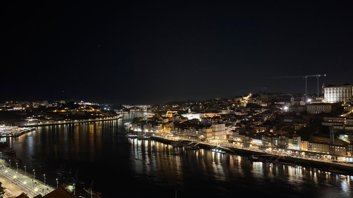 Alissonfps1's tweet photo. PORTO 🇵🇹 https://t.co/W7KPaJGD7k