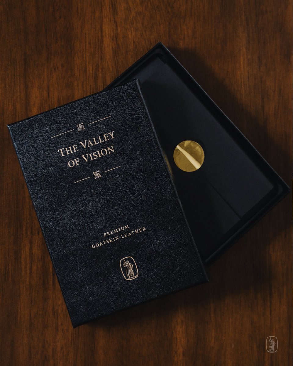 banneroftruth's tweet photo. After a long period of being out of stock, due to a global search to find a printer that would meet the Banner’s exacting standards, we are delighted to make our premium goatskin edition of ‘The Valley of Vision’ available once again.
The quality goatskin leather is exceptionally smooth and pliant. Our finest binding of this title features gilded filigree edging, two satin ribbon markers, and Smyth-sewn construction built to last a lifetime of daily use.

Available now in North America. Coming soon to the UK and rest of the world.
https://t.co/7Qs30qvVJ6