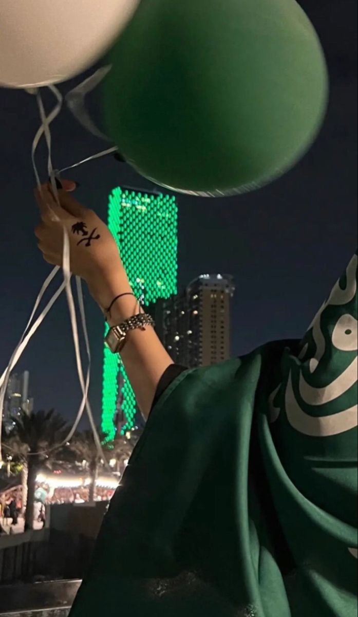 i_lmar_x_iii's tweet photo. السلام عليكم‌ورحمةالله‌وبركاتة💚
من دار العز لـ دار أخت العوجا...🇸🇦💚
‌‌
​شامخٍ عزّك يا وطن.ودمت بالمجد معمور.👑✨
كل عام والسعودية العظمى وقيادتها وشعبها الكرام بألف خير وأمن وأمان☕️🌴🇸🇦
​أماالسكوت في هالمناسبةجفاء.
‌
هاتواأجزل بيت شعرقيل في الوطن؟ 💭👇
​#اليوم_الوطني_السعودي_96 https://t.co/bNVjzOX7tz