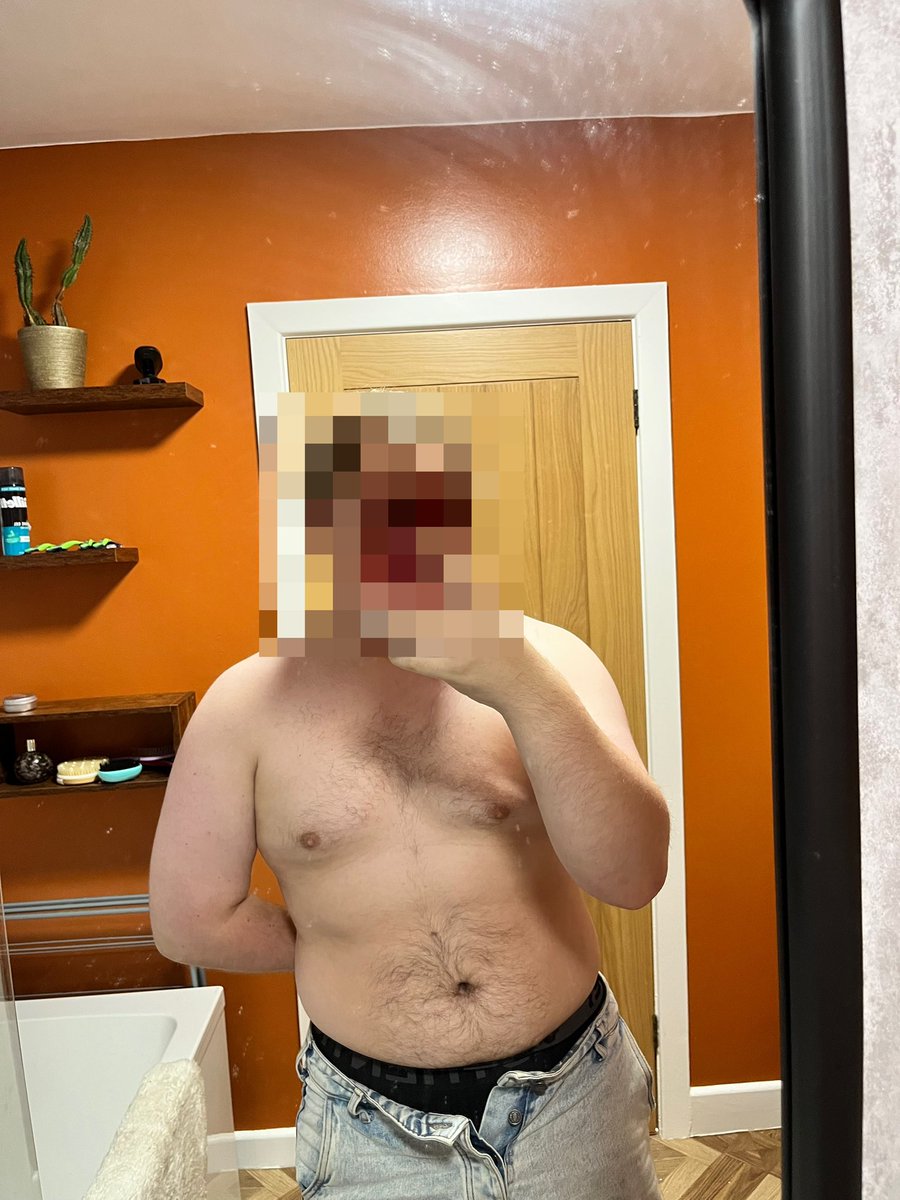 quinn_anthonyy's tweet photo. thoughts on men having a bit of a belly? https://t.co/eELAM0SdP7