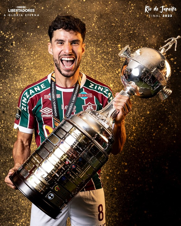 NasceOflu's tweet photo. Cria de xerém, jogador que mais atuou pelo Fluminense na Libertadores, campeão da Libertadores, Recopa, Carioca. 

Titular em todas as conquistas, titular absoluto a quase 7 anos, autor de um dos gols nas quartas de finais da copa do mundo de clubes, entre outras coisas.. https://t.co/rCmR5OcN77
