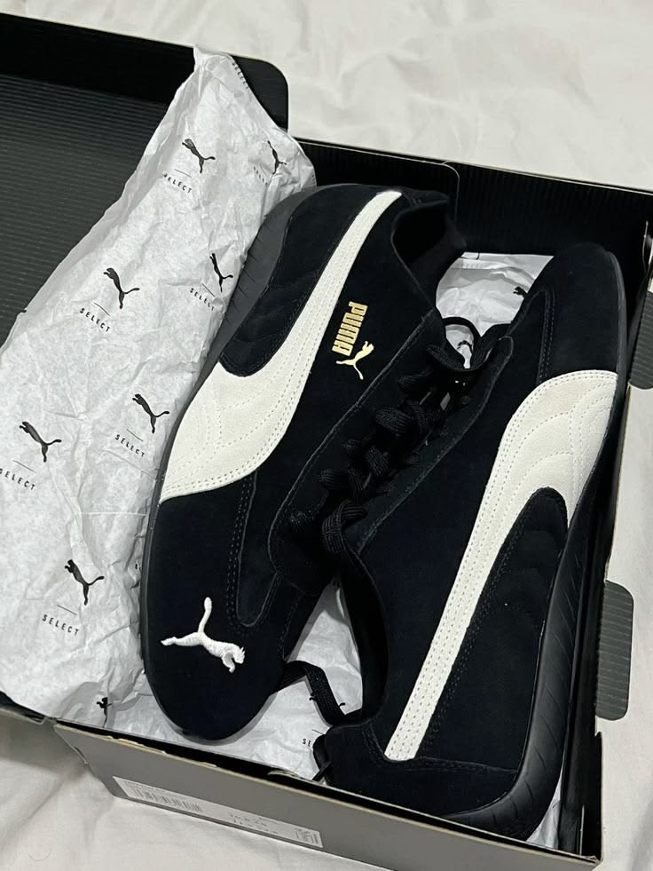 234slippers's tweet photo. Puma Speed cat
25,000

Available 
Buy before you hear sold https://t.co/NW9kUQW6xb