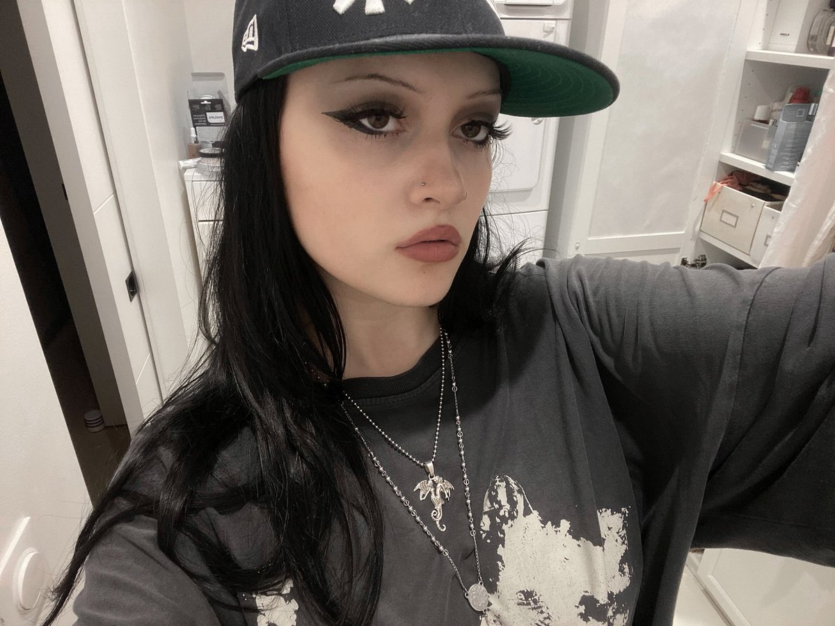 wh1tepigeon's tweet photo. https://t.co/QXDHTqsjhb