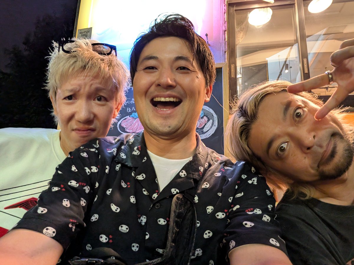 road2tiger's tweet photo. 同世代が示してくれた希望。ライブハウスで培われた足腰をドームで発揮する。規模がどうあろうと、大切なのは心の根っこ。優しさは強さなんだと、また教えてくれました。あなたたちがいるから、やれることがある。はっきりと人生の一部になってるよ。出会えたことに感謝です。ありがとう。#SUPERBEAVER https://t.co/93P7HY07Sy