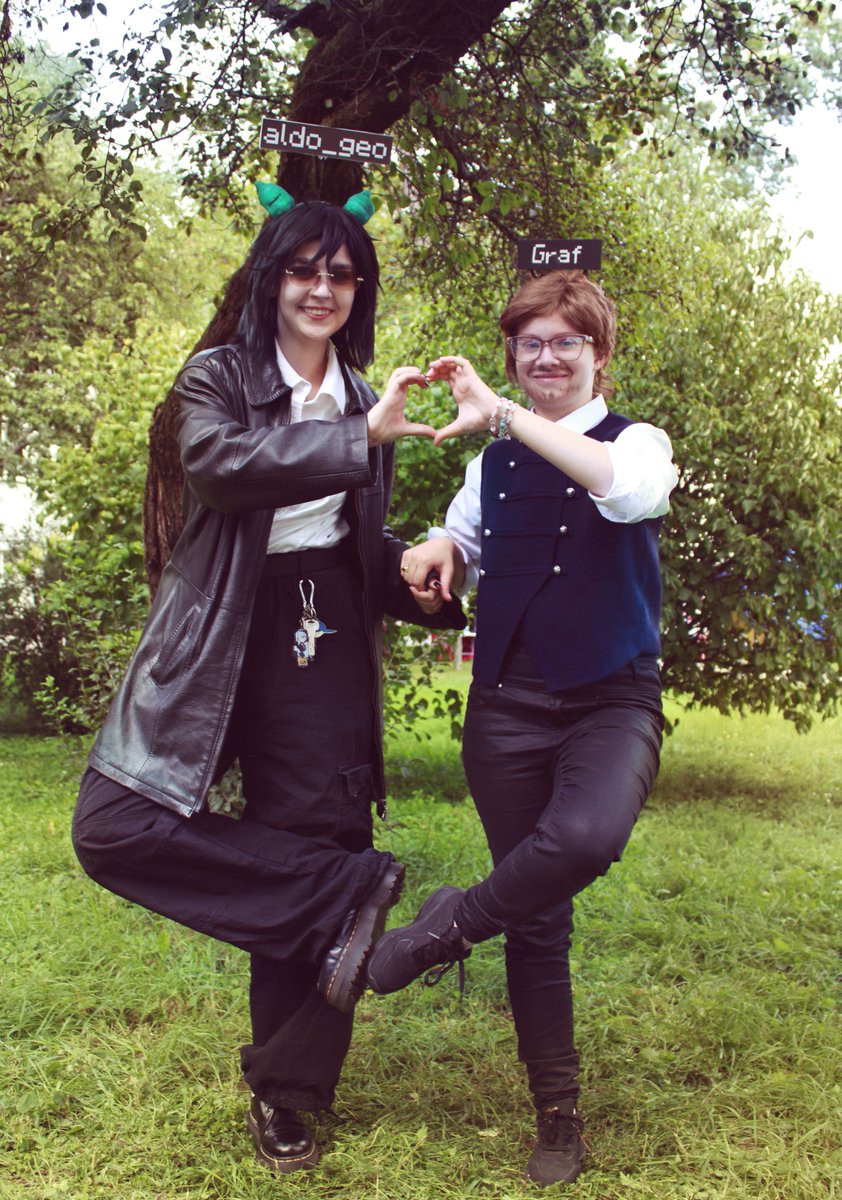 artbyabyst's tweet photo. are they about to fight or kiss? i guess we'll never know.
CROWLYNX PHOTOSHOOT FROM COPERNICON! thank you @rcjdhvgxf for agreeing to take some photos with me, it was insane meeting someone irl who heard of this ship lmao
also big shoutout to @lucv3k, our fotoGraf
#qsmp #crowlynx https://t.co/cFgbdVngve