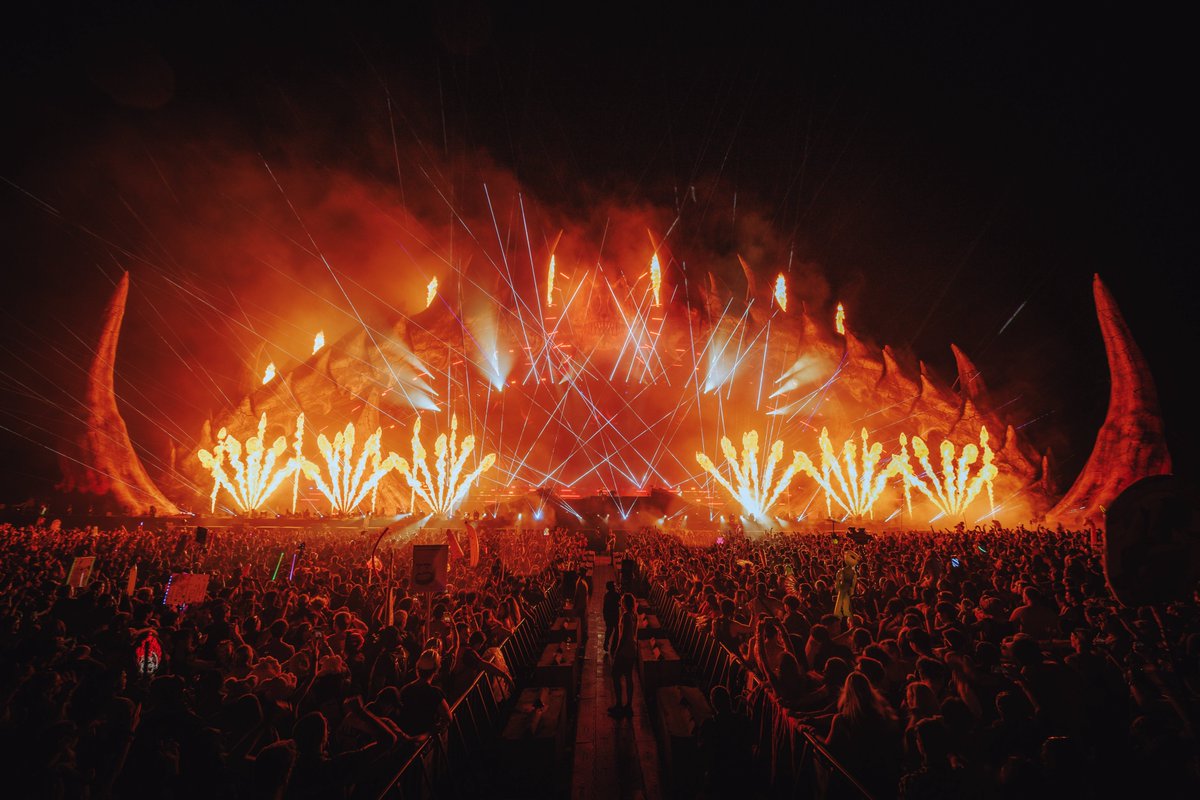 SlanderOfficial's tweet photo. 🦖🦕🦖🦕🦖🦕 https://t.co/NuFpvfYafH