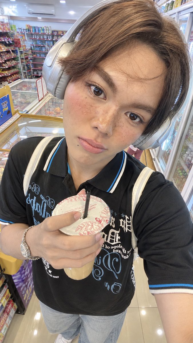 raassweet_'s tweet photo. apa se AI itu kah mukakuu https://t.co/ZGV0msPG7m